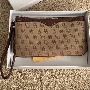 Dooney & Bourke zipper wristlet